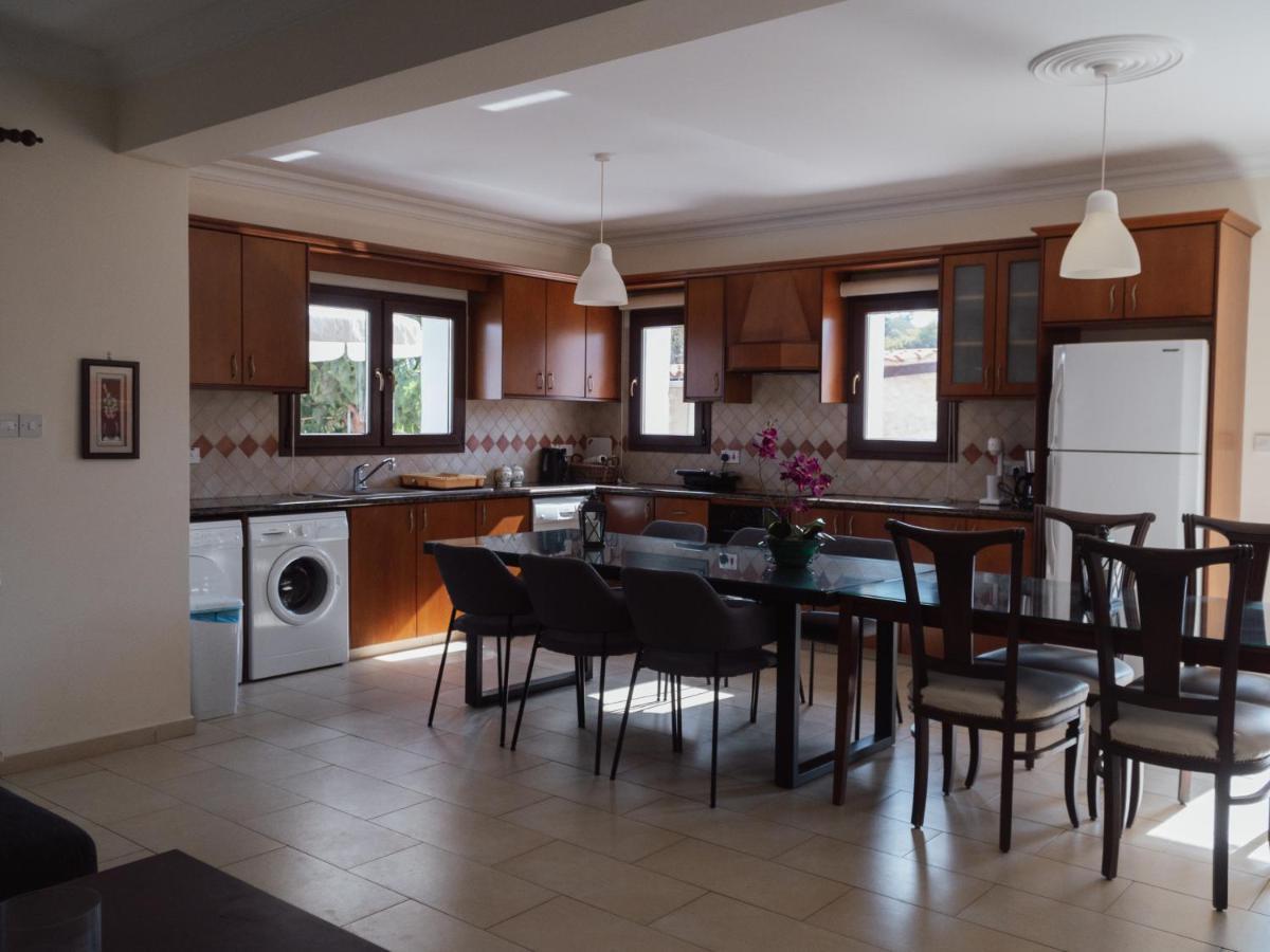 Villa Nikolina Dhrousha Esterno foto